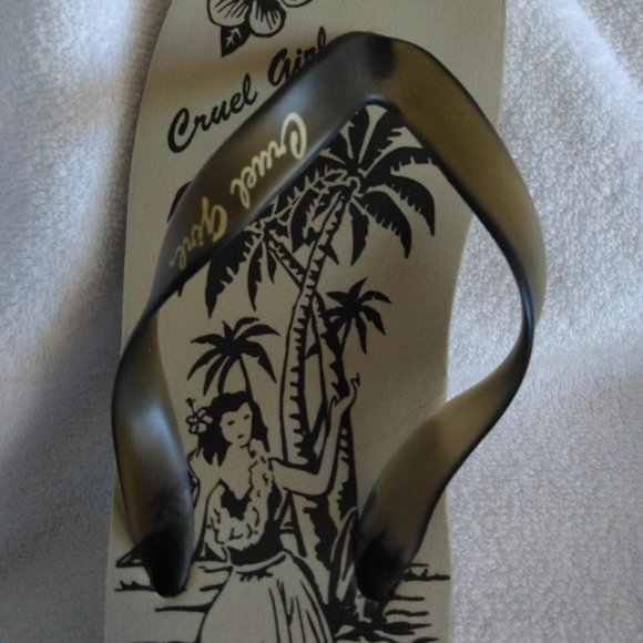 Women's Cruel Girl Hula Flip Flops Size 6 - Picture 3 of 8